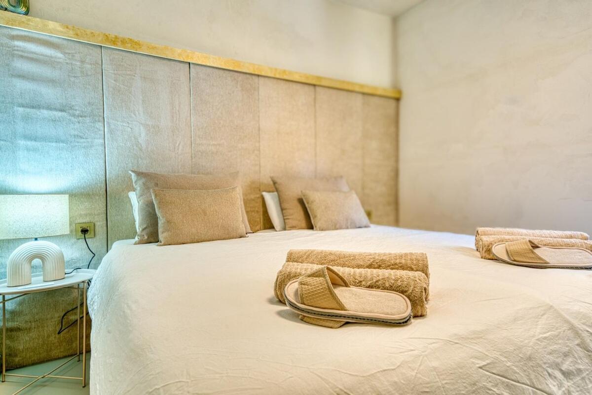 Luxury With Cinemaroom 600 Mtr From The Apartment